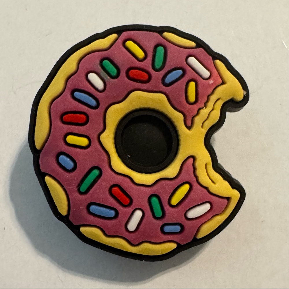 🤩 NWOT 3/$10 Sprinkled Donut Shoe Charm